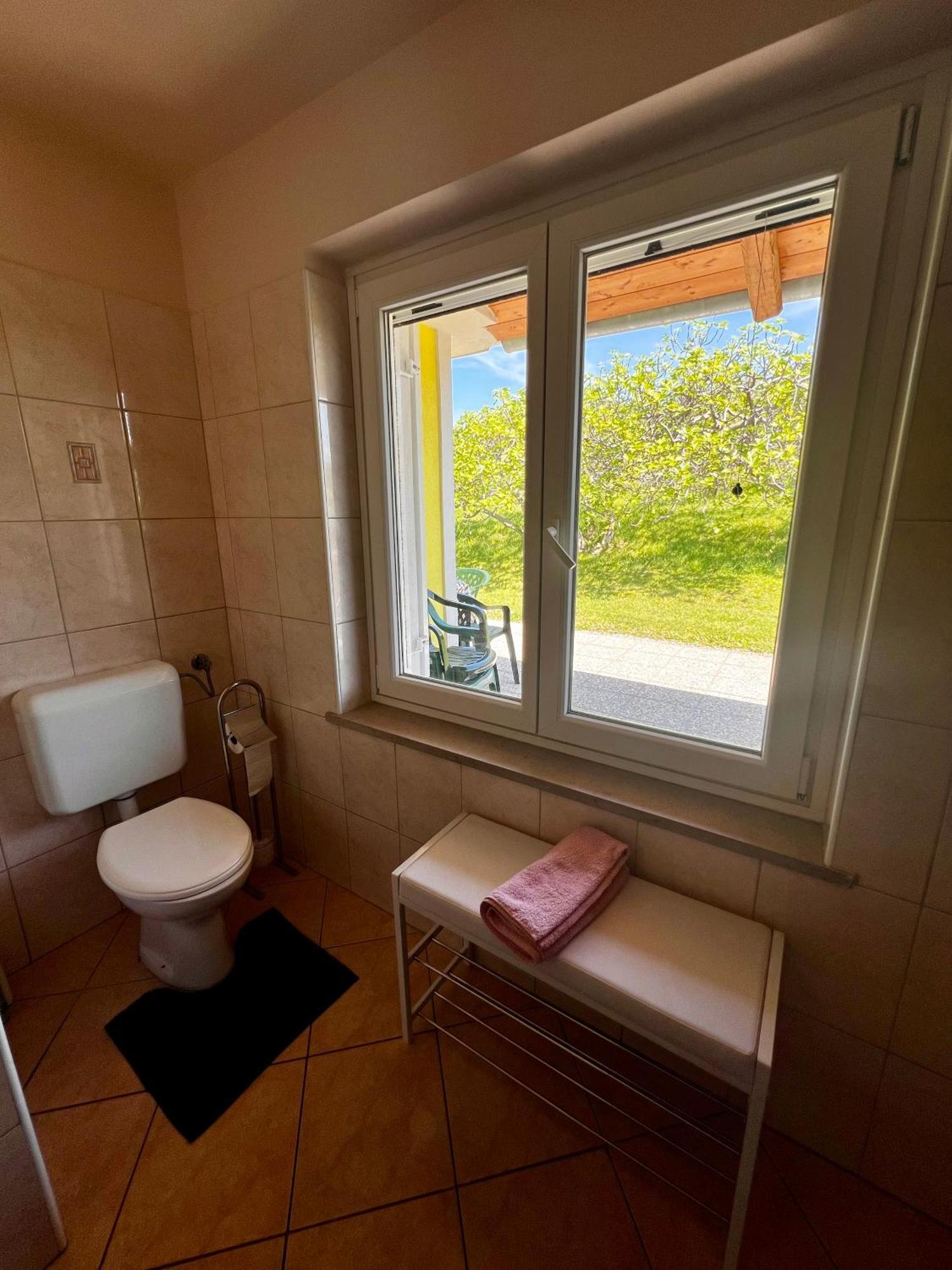 Na Kmetiji S Konji - Pogelsek Apartment Ankaran Bagian luar foto